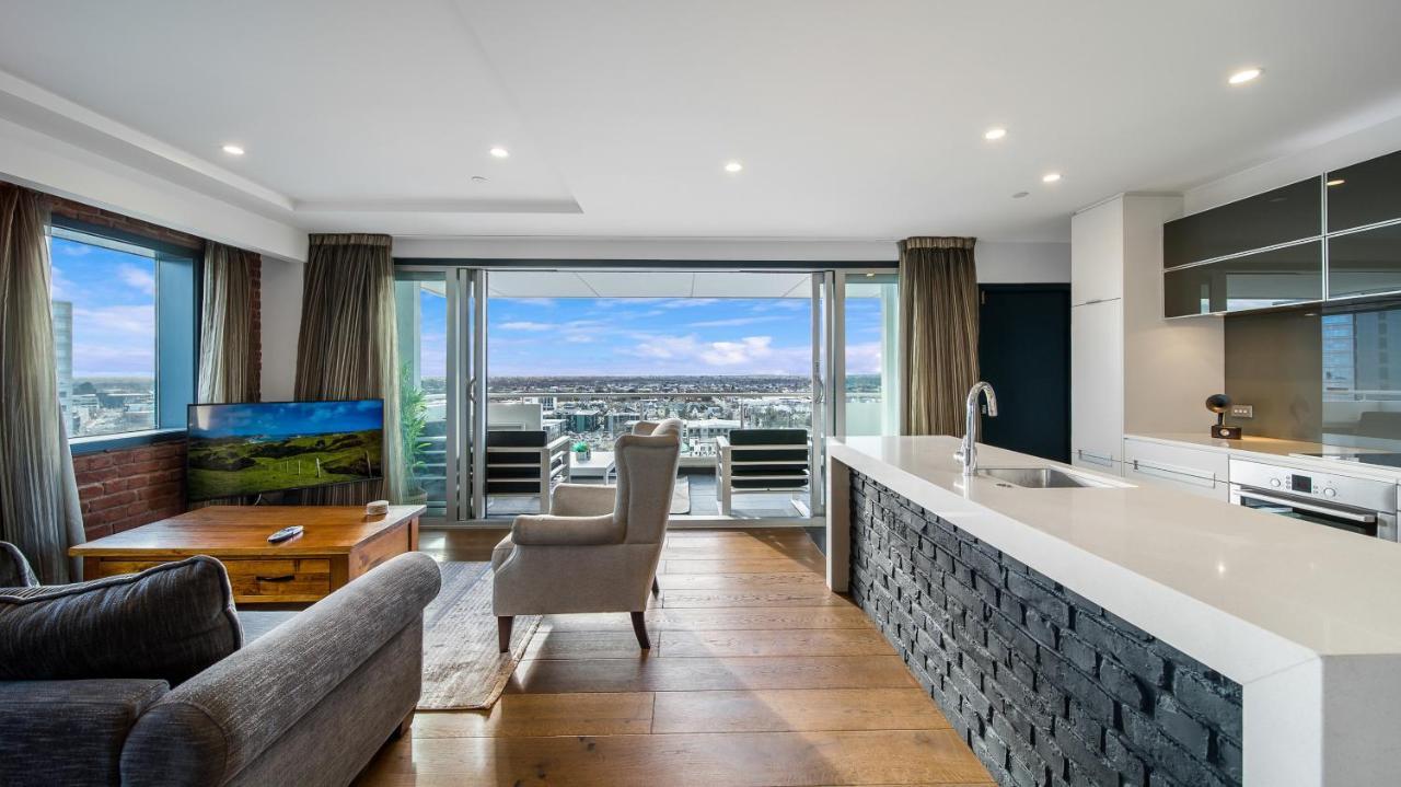 Central City View With Free Valet Parking Christchurch Esterno foto