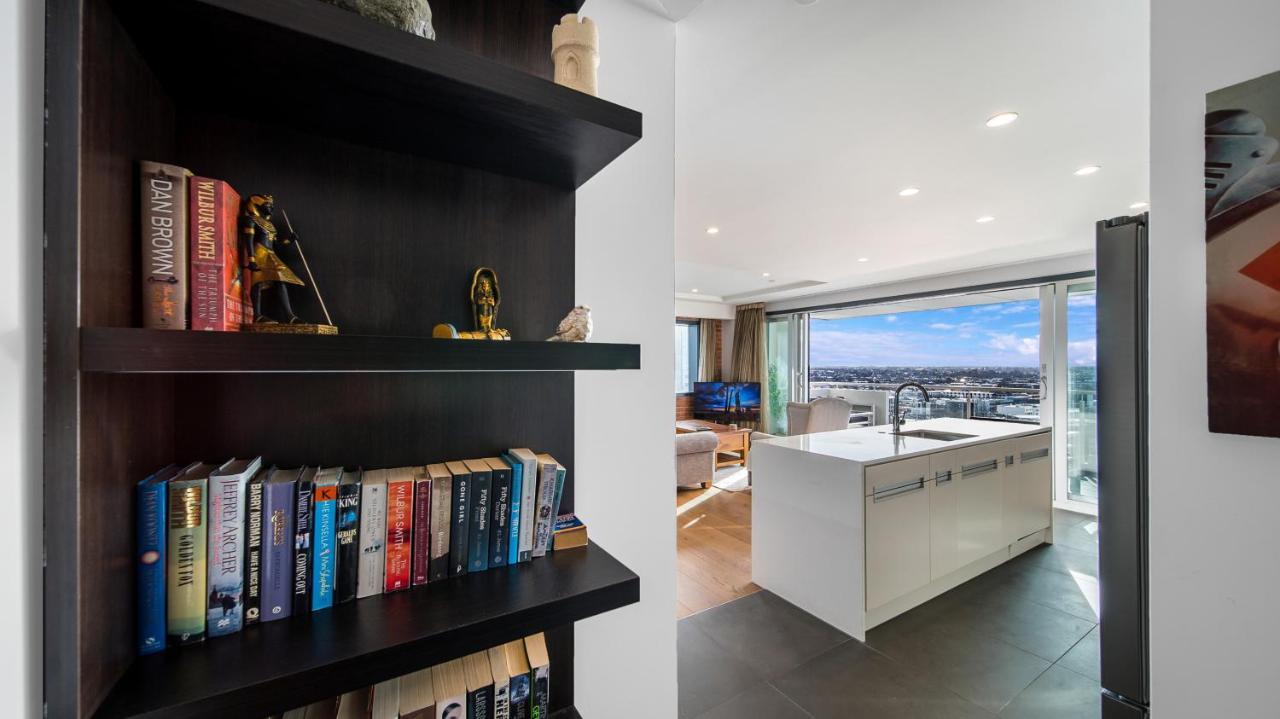 Central City View With Free Valet Parking Christchurch Esterno foto